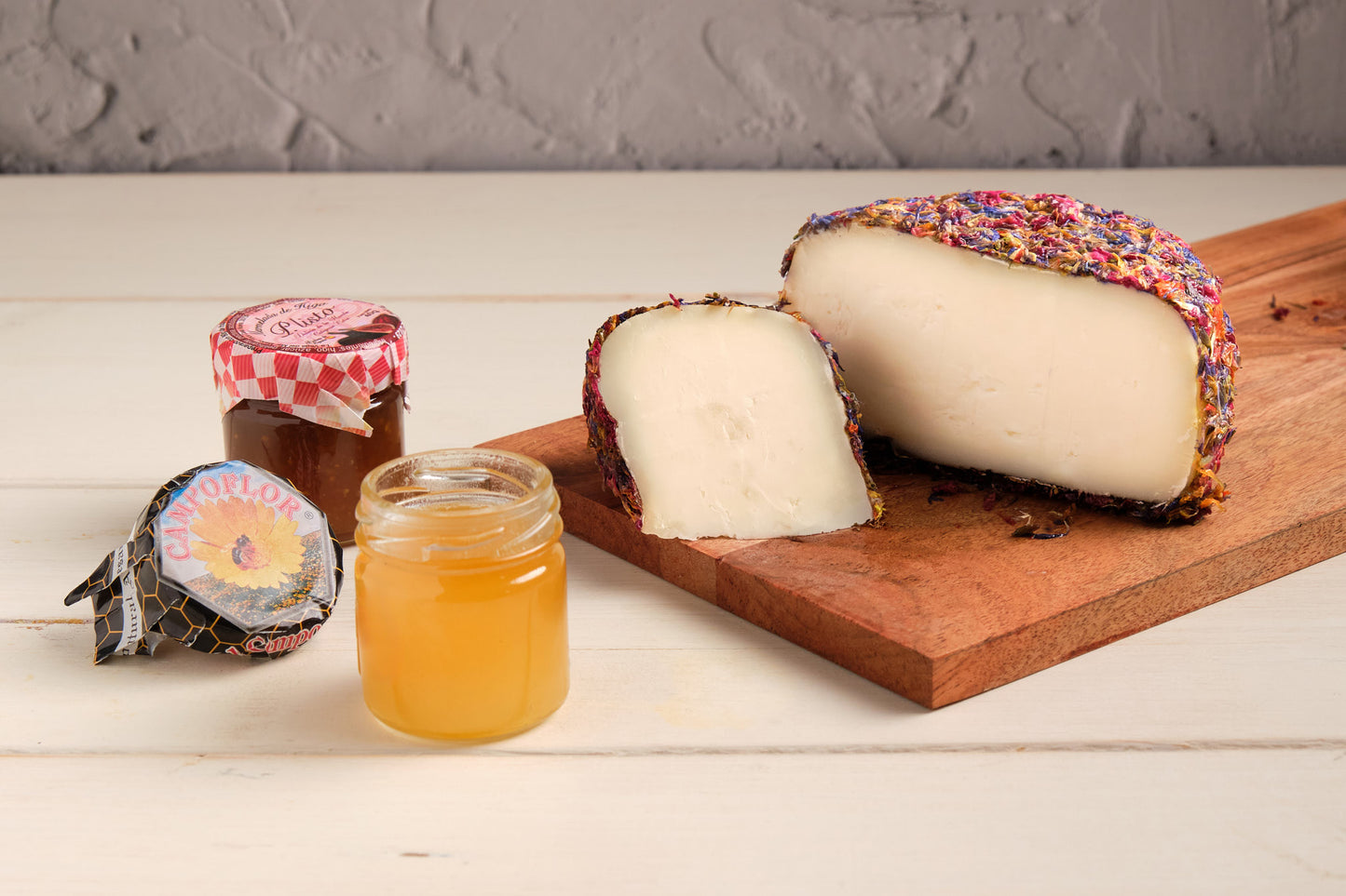 Queso Semicurado de Cabra con Miel y Flores