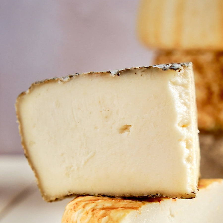 Queso Curado de Cabra con Moho (MEDALLA DE ORO EN EL CONCURSO INTERNACIONAL DE FRANKFURT 2026)