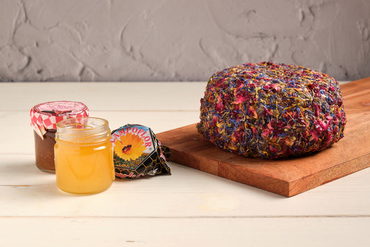 Queso Semicurado de Cabra con Miel y Flores